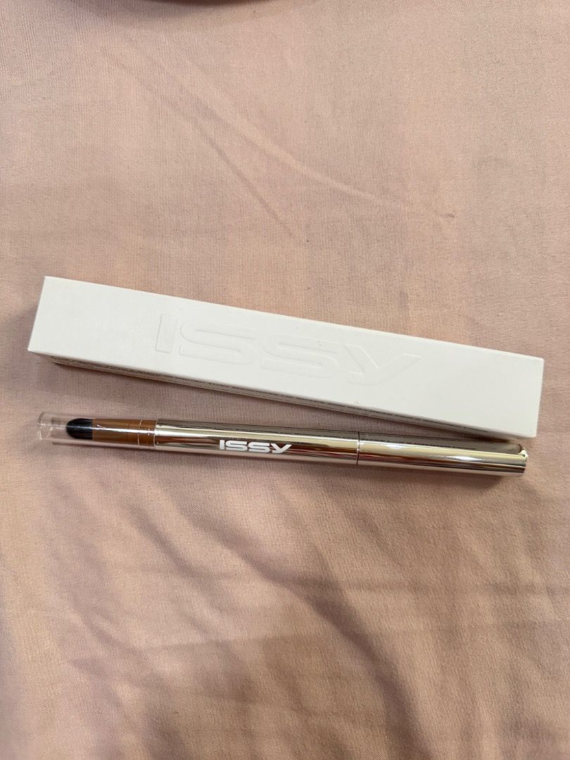 Issy Lip Bait in the shade *69 (Category: Makeup) located in Cebu City. Submitted by eama197 (Listing ID 1461149656, Image 1). Description: Issy Lip Bait in the shade *69 Only swatched ONCE. RFS: shade doesnt suit me.