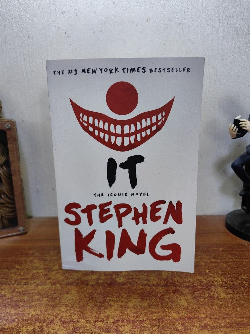 IT (Flawed Copy 1) - Stephen King (Category: Magazines) located in Tarlac. Submitted by chapterse7en (Listing ID 1461289899, Image 2). Description: IMPORTANT: Serious buyers only. Lowballers and unresponsive buyers who ghost the chat will be automatically BLOCKED. Please do not message if you have no real intention of purchasing. Thank you for respecting my time. Brandnew Remaindered Copy FLAWS : Small tear and minor dents Mode of Payment : Gcash