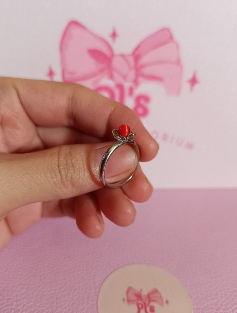 Japan Cat's eye ring 6.5 (Category: Rings) located in General Mariano Alvarez. Submitted by plsjewelryemporium (Listing ID 1461202958, Image 2). Description: Japan Cat's Eye Ring size 6.5 no markings silver tone and no rust as is PHP 450 + SF MOP: Gcash MOD: J&t express and lalamove NO COD/COP.
