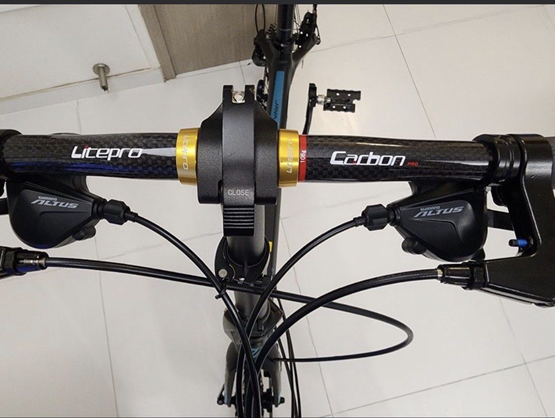 JAVA ARIA 20”單車 （分類：單車）位於 Hong Kong。 由 zondating 提交（商品編號 1461143613，圖片 2）。簡介： JAVA ARIA 20”碳纖維摺車，用咗 Shimano Altus 18 速變速，Litepro 碳纖維車手把，Ergon牛角手把，陶瓷BB，接近全新，升級放售，馬鞍山交收。