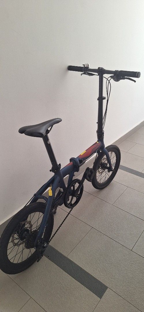 JAVA X3 (Category: Bicycles) located in Singapore. Submitted by mchuakm (Listing ID 1461186913, Image 2). Description: - Blue JAVA folding bike - Good condition as hardly used - 16-inch wheels - Disc brakes - Adjustable handlebars and seat post for comfort - Perfect for commuting or easy storage - Can be folded to carry on public transport. - price includes delivery.