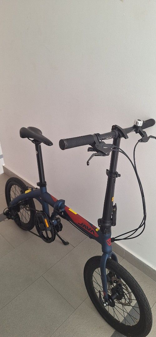 JAVA X3 (Category: Bicycles) located in Singapore. Submitted by mchuakm (Listing ID 1461186913, Image 1). Description: - Blue JAVA folding bike - Good condition as hardly used - 16-inch wheels - Disc brakes - Adjustable handlebars and seat post for comfort - Perfect for commuting or easy storage - Can be folded to carry on public transport. - price includes delivery.