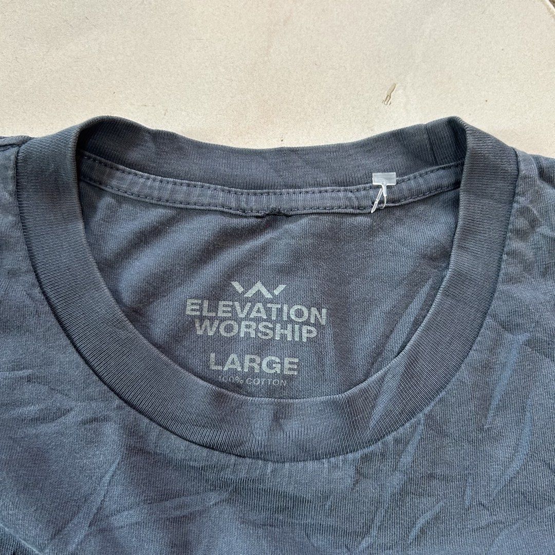 Jesus tee 🥵 (Category: Activewear) located in Jinoba-an. Submitted by eegiboy (Listing ID 1461154919, Image 2). Description: Wts: jesus tee size: large dimes: 22/28 Excellent condition 450plussf dm me if interested thankyou.