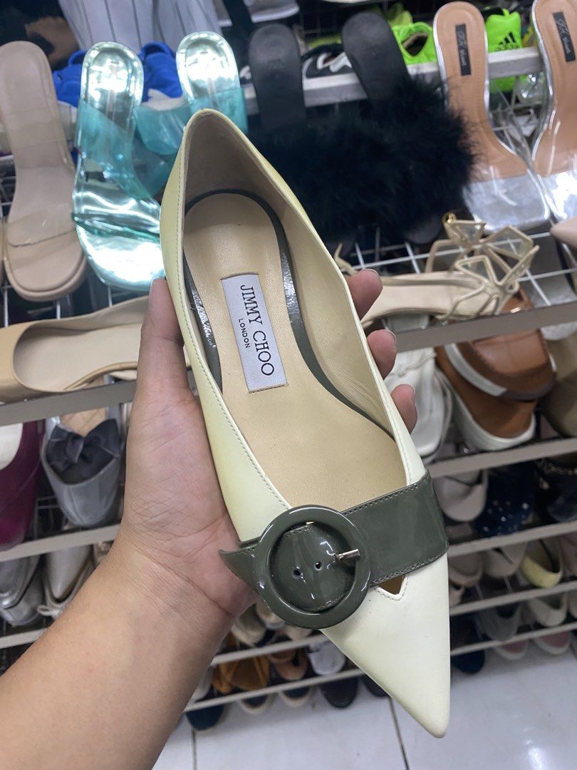 Jimmy choo (Category: Sandals) located in Manila. Submitted by vizcarrach03925 (Listing ID 1461145333, Image 1). Description: .