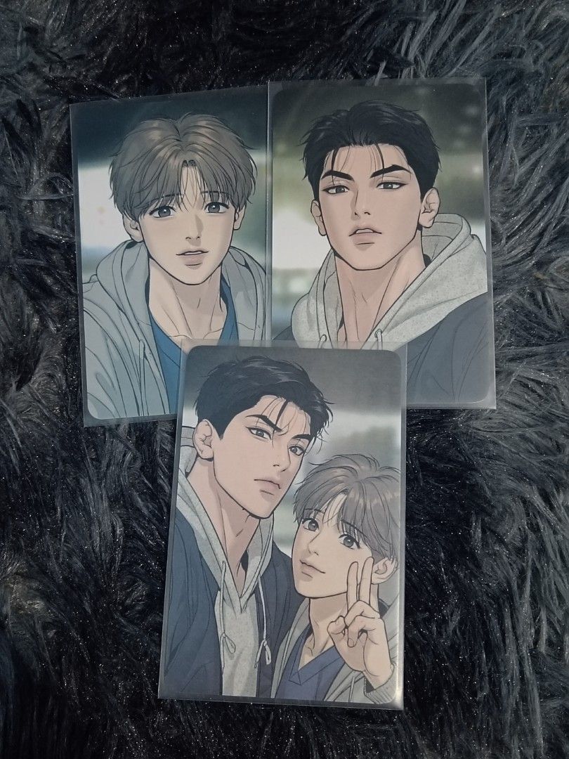 Jinx Photocard Stand Package pc set (Category: Art & Prints) located in Santa Maria. Submitted by crystaltintin94 (Listing ID 1461182044, Image 1). Description: - Set of 3 anime art prints - Features two male characters in casual hoodies - One print shows both characters together - Ideal for anime art enthusiasts - Comes in clear plastic sleeves for protection - Great for decorating your space or adding to your collection.