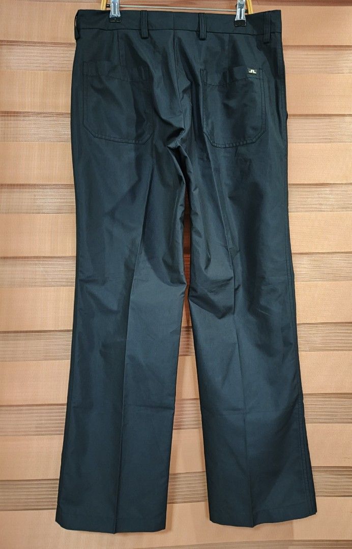j.lindeberg Micro Twill Golf Pants ⛳ (Category: Activewear) located in Cabuyao City. Submitted by dthrifts (Listing ID 1461279744, Image 2). Description: 32-33 W Actual 39.5 L Authentic Rubberized Logo / Quick Dry Brand New Condition.