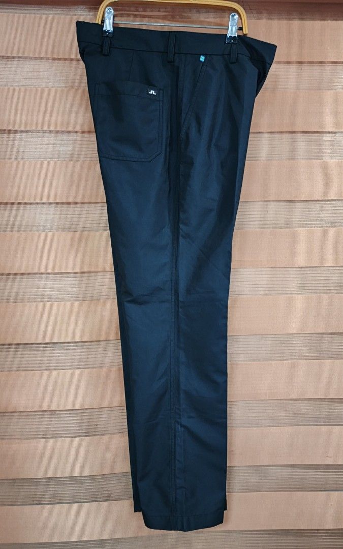j.lindeberg Micro Twill Golf Pants ⛳ (Category: Activewear) located in Cabuyao City. Submitted by dthrifts (Listing ID 1461279744, Image 1). Description: 32-33 W Actual 39.5 L Authentic Rubberized Logo / Quick Dry Brand New Condition.