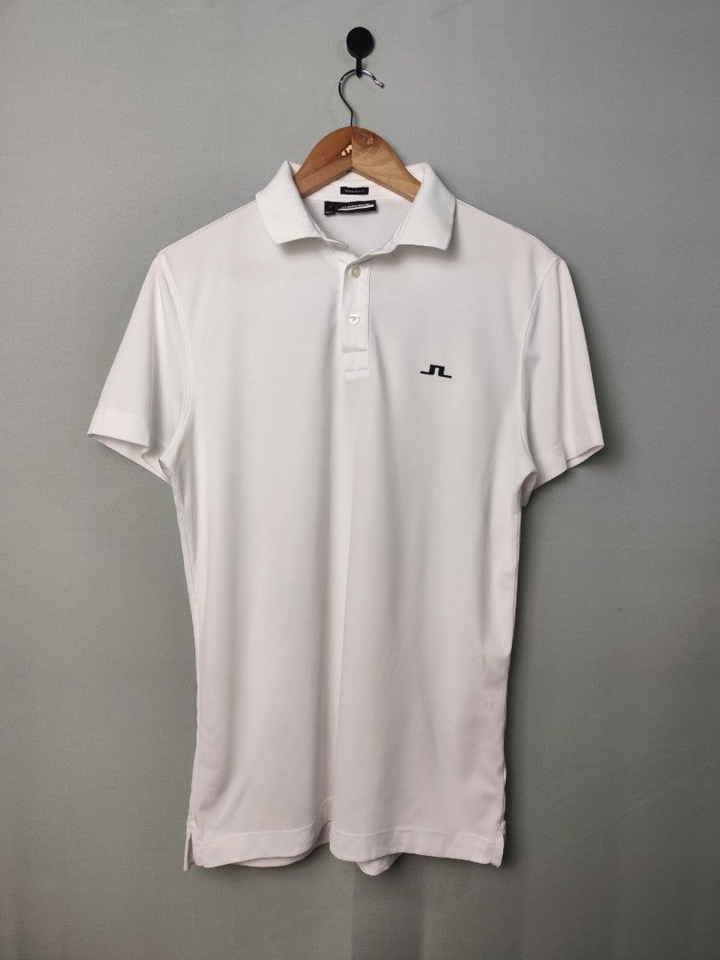 j.lindeberg White Bridge Polo Shirt (Category: Tshirts & Polo Shirts ) located in Tabaco. Submitted by kramjoseph_6 (Listing ID 1461271364, Image 1). Description: Lenght:20 Width:28 Excellent Condition no flaws.