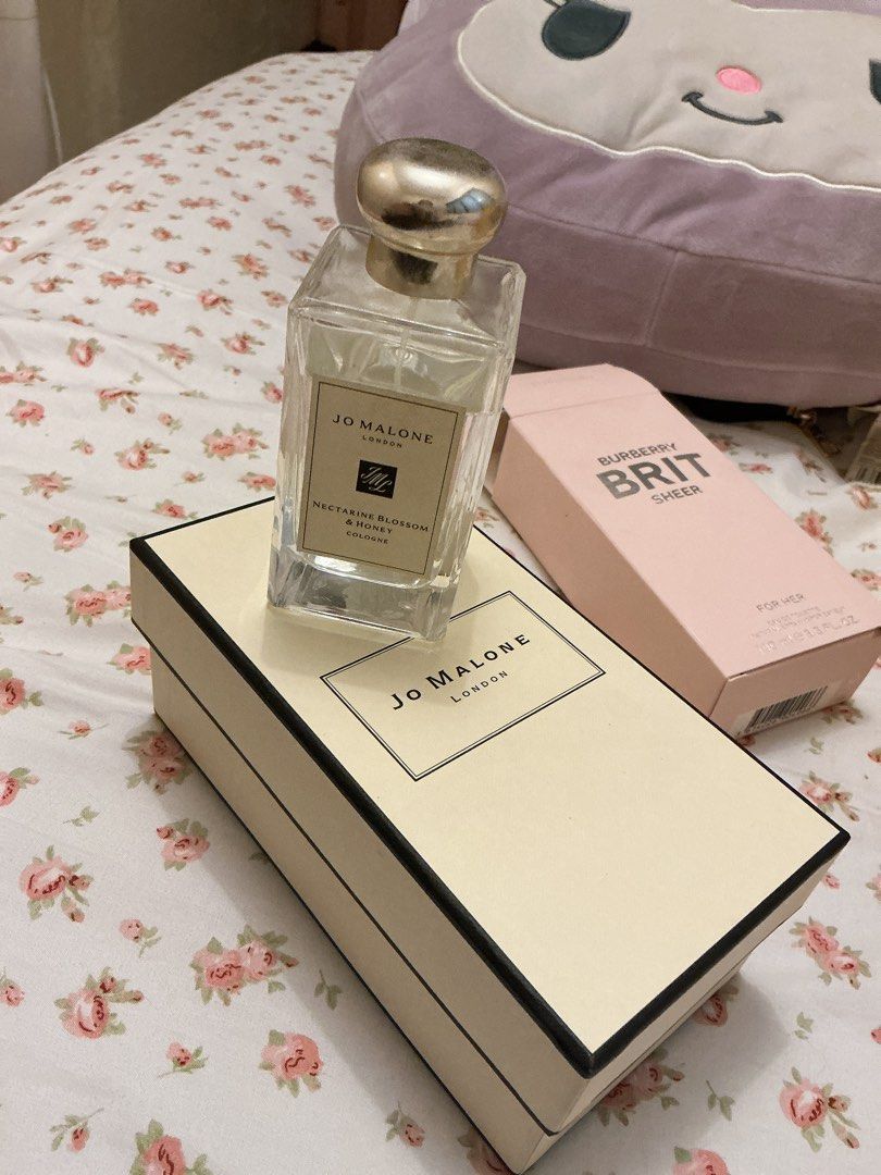 Jo malone 100ml (Category: Fragrance & Deodorants) located in Manila. Submitted by kachomii (Listing ID 1461312186, Image 1). Description: Lightly used.