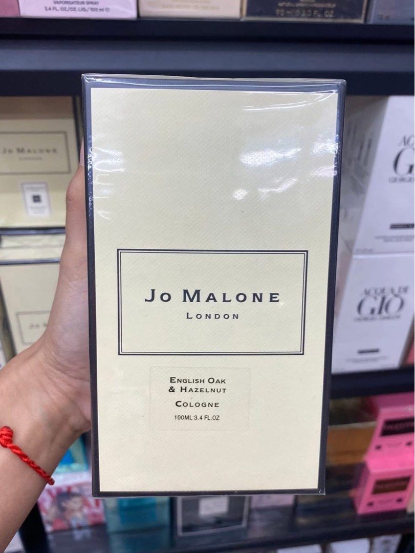 JO MALONE ENGLISH OAK & HAZELNUT (Category: Fragrance & Deodorants) located in Quezon City. Submitted by embere_shop (Listing ID 1461117093, Image 1). Description: 📌 Perfect for yourself or as a gift! ✨ Whether you’re treating yourself or looking for a gift for birthdays and any special occasion, this is a great choice. 💗 The scent is very close to 0G and long-lasting, perfect if you want something that smells premium without going over budget.