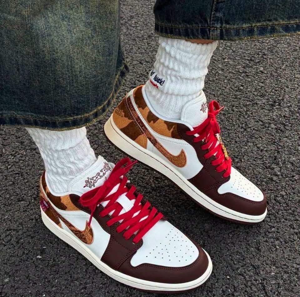Jordan 1 Low “Lunar New Year” (Category: Sneakers) located in Caloocan City. Submitted by clicknshop2nd (Listing ID 1461247722, Image 1). Description: Jordan 1 Low “Lunar New Year” SRP 7995 ❌ Sale Price 3999 ✅ Sizes: US 7 - 11/12/13 M Guaranteed 💯% Authentic/Original Onhand Ready To Ship Moneyback Guarantee If Proven Fake Ship Via JRS/J&T/Lalamove DM Us For Inquiries ❌ No Reservation | No Swap ❌ NO COD | NO COP ❌ No Return No Exchange Policy ❌ N