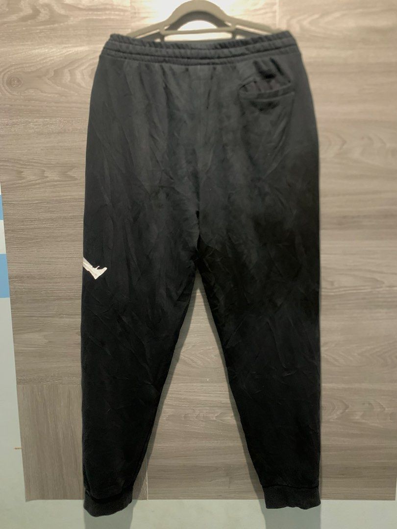 Jordan Big LoGo (Category: Activewear) located in San Jose. Submitted by vedaniaarv64346 (Listing ID 1461135499, Image 3). Description: Large on tags no issue excellent condition big logo complete tags 950 only.