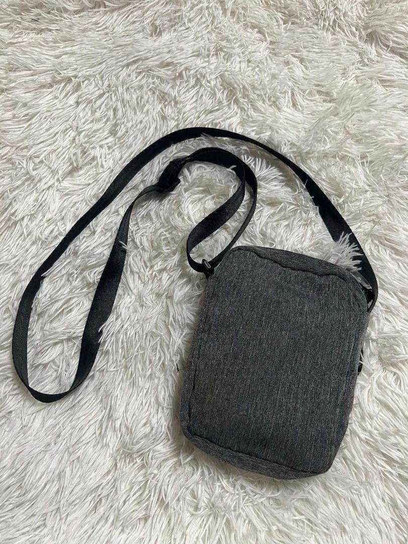 Jordan Sling Bag (Category: Sling Bags) located in Manila. Submitted by senggggg. (Listing ID 1461300588, Image 3). Description: good condition working zip minimal sign of use .