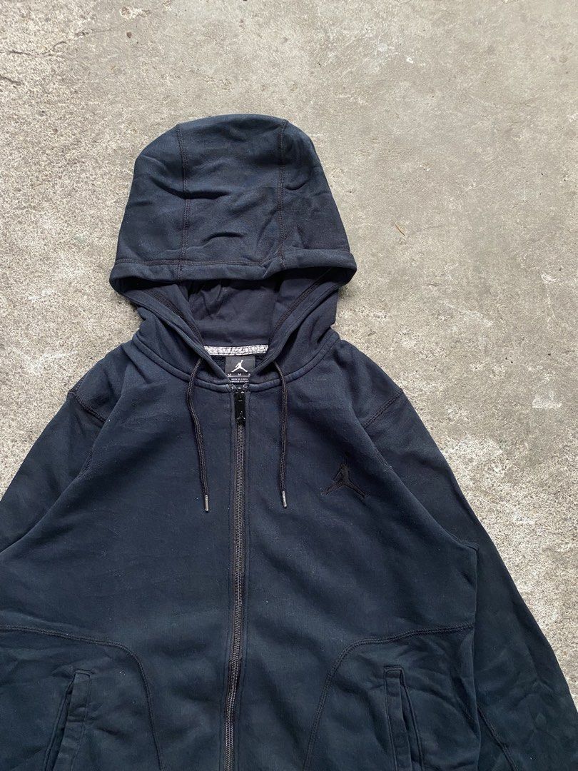 Jordan Zip-up Hoodie (Category: Hoodies) located in Rizal. Submitted by various.stuff (Listing ID 1461253073, Image 2). Description: Item: Jordan Zip-up Hoodie (B) Dimes: 21 x 25 Condition: Excellent Color rate: 9.4/10 Issue: none .
