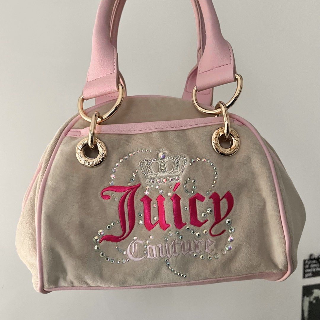 Juicy Couture Dreamy Satchel (Category: Shoulder Bags) located in Valenzuela. Submitted by shai.vd (Listing ID 1461120933, Image 1). Description: Juicy Couture Dreamy Satchel 🧸🍒 condition: excellent, brand new inclusions: plain dust bag, stickers ₱3,500 dm to purchase 💓.