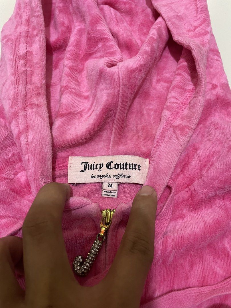 Juicy Couture Velvet Zip Up (Category: Coats, Jackets and Outerwear) located in Cavite. Submitted by tn.supply4108 (Listing ID 1461195675, Image 2). Description: Vintage Juicy Couture Velvet Zip Up Hood - Med On Tag - W 17 L 23.5 -9.8/10 Condition - No issue Tanza Cavite Loc .