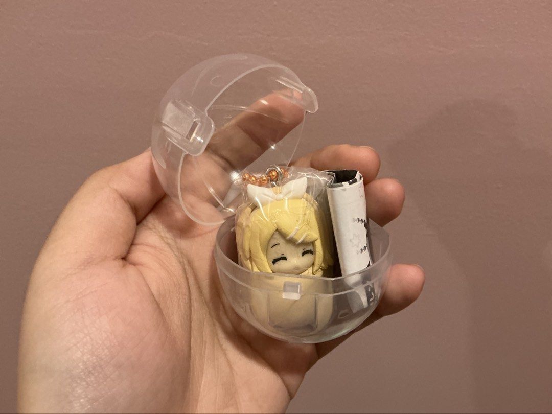 Project Sekai Kagamine Rin Gachapon Keychain (Category: Character Goods) located in Pasig City. Submitted by kgc1109 (Listing ID 1461266053, Image 1). Description: -AUTHENTIC from JP (Harajuku) - Ideal for PJSK fans - Great for personalizing keychains or bags.