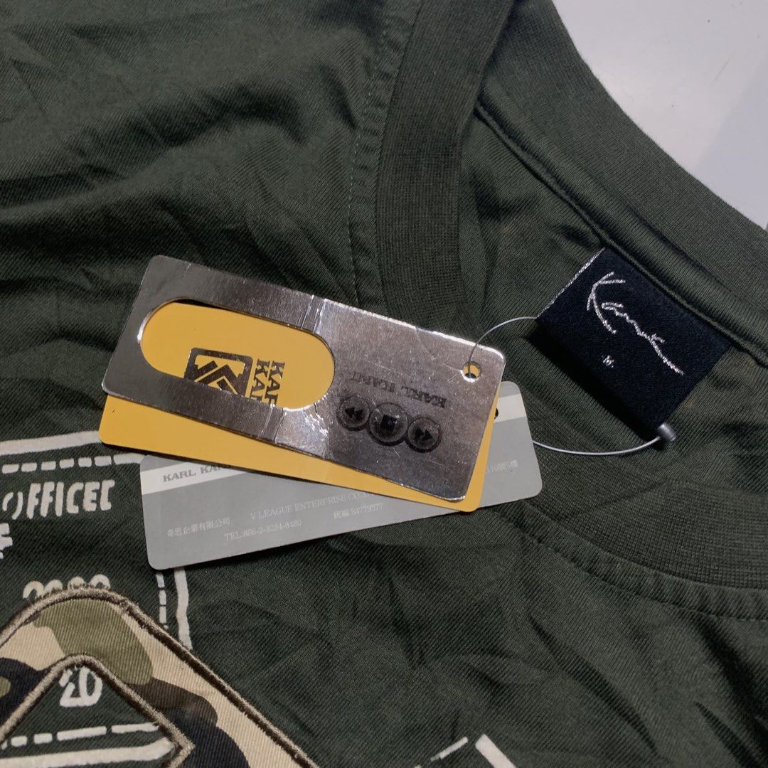 KARL KANI BIG LOGO (Category: Tshirts & Polo Shirts ) located in Andop. Submitted by junjun_watanabe (Listing ID 1461266021, Image 3). Description: size M on tag but fit L - XL color rate: 10/10 condition: brand new issue: yellow stain.