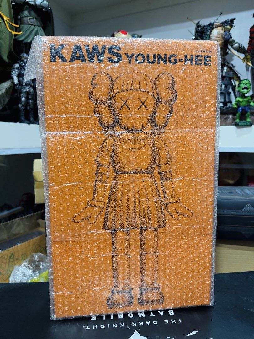 KAWS YOUNG-HEE COLORED EDITION (Category: Designer & Blind Box Toys) located in Paranaque City. Submitted by icko007 (Listing ID 1461176200, Image 2). Description: KAWS YOUNG-HEE COLORED EDITION CONDITION: BRANDNEW OPEN LANG TO CHECK PRICE: ₱29,500 Only OPEN FOR TRADE (HOT TOYS / SIDESHOW / THREEZERO / ENTERBAY) LOC PARANAQUE PAYMENT GCASH SHIPPING LALAMOVE/LBC BUYER’S RISK & FEE ‼️Seller is not responsible for: lost, stolen, or damaged packages.