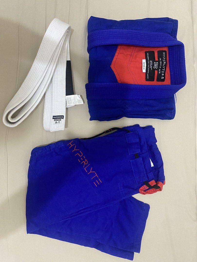 Kimono Gi (Hyperlyte) with free belt (Category: Looking For) located in Manila. Submitted by kido1995 (Listing ID 1461263499, Image 1). Description: FOR SALE: Hyperfly Hyperlyte 3.5 XF Royal Blue BJJ Gi Selling my Hyperfly Hyperlyte 3.5 XF Royal Blue BJJ Gi. Only used a few times and still in good condition. 💙 Size: F0 📏 Recommended Height: 55–60 in / 140–152 cm ⚖️ Recommended Weight: 90–110 lbs / 40.8–49.9 kg ✨ Original Price: ₱9,500 🏷️ Curre