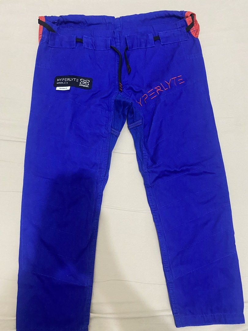 Kimono Gi (Hyperlyte) with free belt (Category: Looking For) located in Manila. Submitted by kido1995 (Listing ID 1461263499, Image 2). Description: FOR SALE: Hyperfly Hyperlyte 3.5 XF Royal Blue BJJ Gi Selling my Hyperfly Hyperlyte 3.5 XF Royal Blue BJJ Gi. Only used a few times and still in good condition. 💙 Size: F0 📏 Recommended Height: 55–60 in / 140–152 cm ⚖️ Recommended Weight: 90–110 lbs / 40.8–49.9 kg ✨ Original Price: ₱9,500 🏷️ Curre