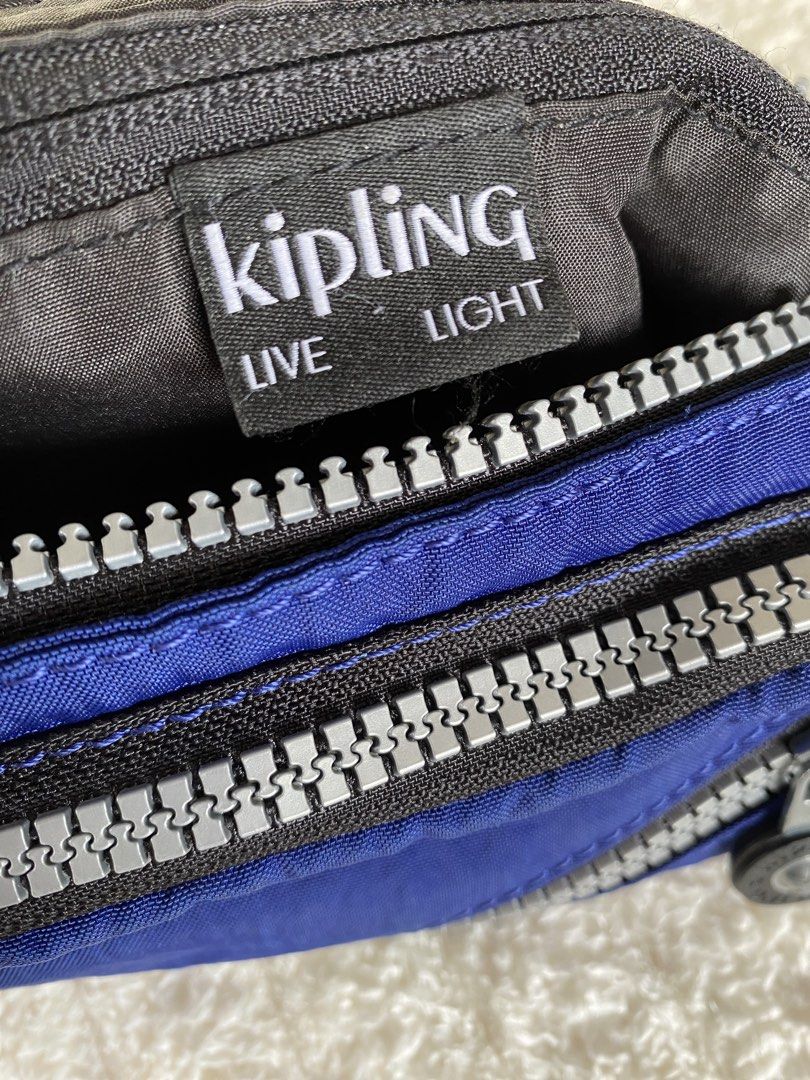Kipling Crossbody Sling Bag (Category: Cross-body Bags) located in Molave. Submitted by thrifthauls (Listing ID 1461127881, Image 3). Description: Good as new. Swerte ng makakapurchase neto. Signs of use lang sa hardware. Complete tags. RFS: Decluttering Location: Zamboanga del Sur, Mindanao.