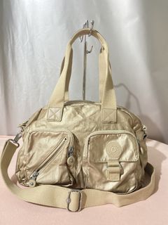 (Category: ) located in . Submitted by luxeukayfinds_ (Listing ID 1461208528, Image 1). Description: .