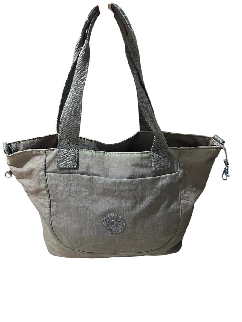 kipling shoulder bag (Category: Shoulder Bags) located in Butuan. Submitted by philcassiedyshopping (Listing ID 1461157501, Image 3). Description: wat u c is wat u get matibay pag kipling.