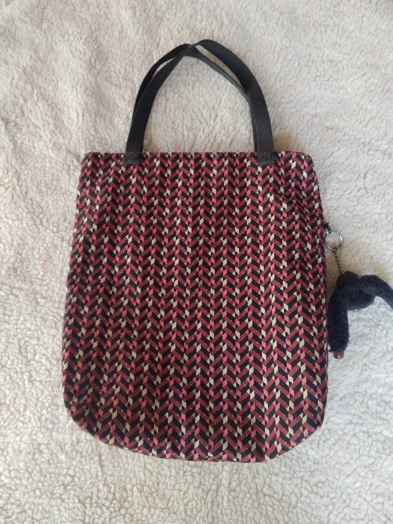 Kipling Tote Bag (Category: Tote Bags) located in Digos. Submitted by thrifted-sheila04 (Listing ID 1461128339, Image 2). Description: .