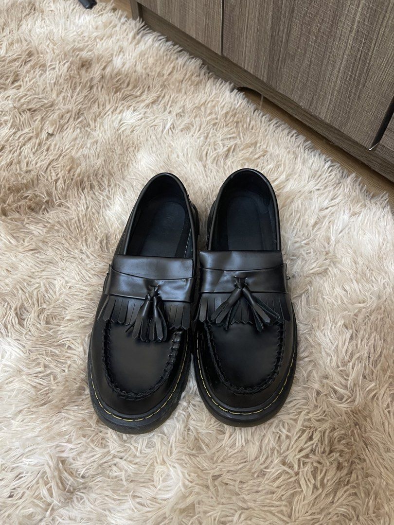 KMY LEATHER LOAFER SHOES (Category: Casual Shoes) located in Concepcion. Submitted by wowsinigangmix (Listing ID 1461266128, Image 1). Description: KMY LEATHER LOAFER SHOES COLOR BLACK SIZE 39 STORED BUT NEVER USED (ONLY FIT) NO BOX.