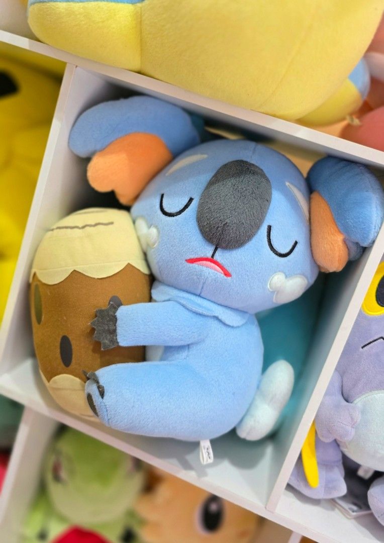 Komala Pokemon Plush [BIG SIZE] (Category: Plushies & Soft Toys) located in Paranaque City. Submitted by vanchris84 (Listing ID 1461273404, Image 2). Description: - Banpresto etiketa - big size - brand new condition.