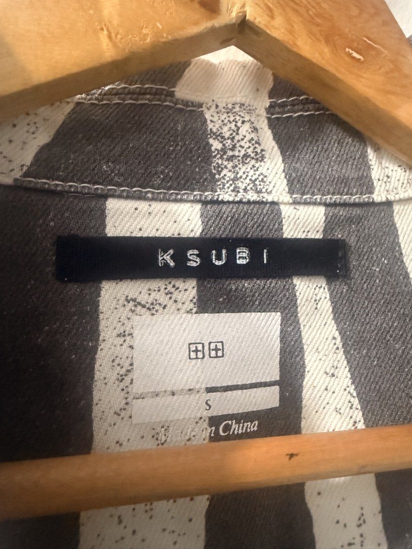 Ksubi Zebra Print Jacket (Category: Coats, Jackets and Outerwear) located in Binan City. Submitted by the.nocturne.ones (Listing ID 1461317362, Image 3). Description: Width - 21 Length - 26 Dm for more info! .