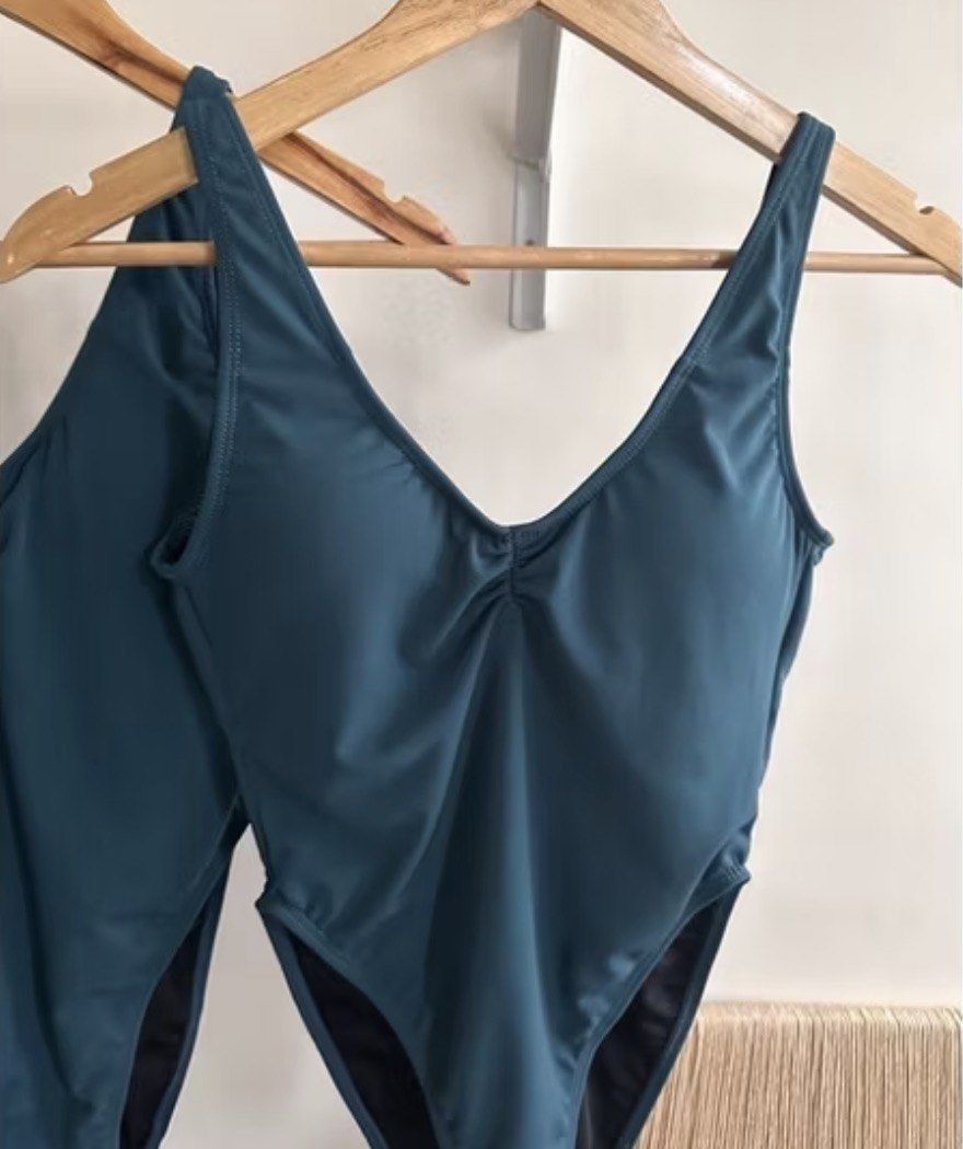 L Millaswim Playsuit Emerald (Category: Bikinis & Swimsuits) located in Quezon City. Submitted by raya_prelovedlovely (Listing ID 1461287195, Image 3). Description: Tried on once with the sticker on. Selling newly washed, without the sticker (only removed before laundry) RFS: Too revealing for me Notes on sizing: I am 30in waist, 40in hips, 36/38 bust, and this is perfect on me! Hindi lang talaga ako sanay sa cut for the chest but it looks great 