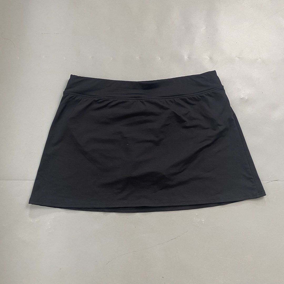 Lands’ End 🌸 | Solid Black Swim Skirt (Category: Skirts) located in Bulacan. Submitted by orc.ph (Listing ID 1461248246, Image 1). Description: Lands’ End 🌸 | Solid Black Swim Skirt Material Used: Nylon -Wide Waistband -A-Line -Mini Skirt -Built-In Shorts -Stretch Fabric ‎-Size: L-XXL ‎-Waistline: 30"-40" ‎-Length: 14” ‎-Model: ‘’5’6, Waistline 28- Small to Medium Frame ‎ ‎Pristined Condition. No Visible Flaws. ‎ No Issue At All ‎ ‎ ‎⚠️Note: Fo