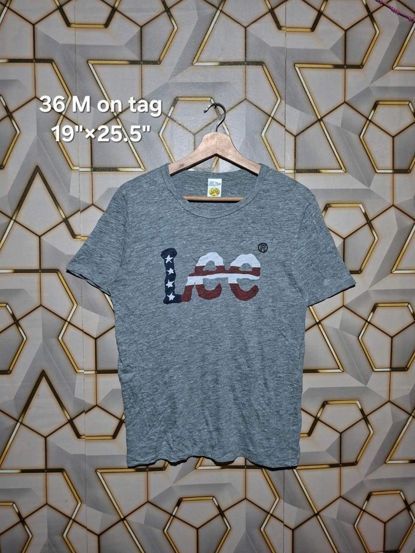 Lee T-shirt American Flag Logo (Category: Tshirts & Polo Shirts ) located in Tagaytay City. Submitted by joyjavier1230 (Listing ID 1461208348, Image 1). Description: lee american flag logo in excellent condition no issues 9.5/10 color rate - Size: Medium (M) - Measurements: 19" Width x 25.5" Length - Design: American Flag Logo - Material: Cotton Blend 250+shipping fee location: Tagaytay shipping via jnt mop: gcash dm to purchase 📩📩📩.