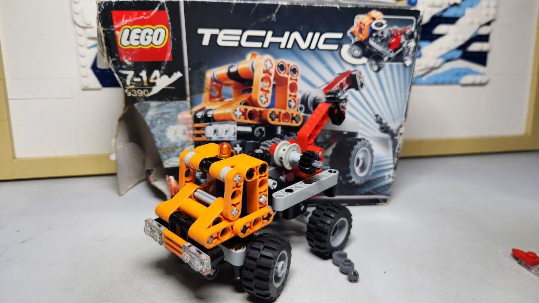LEGO Technic 9390 Mini Tow Truck (Category: Lego & Building Sets) located in Muntinlupa City. Submitted by getosells (Listing ID 1461232476, Image 1). Description: LEGO Technic 8390 Mini Tow Truck set ➡️ missing string, box and instructions included.