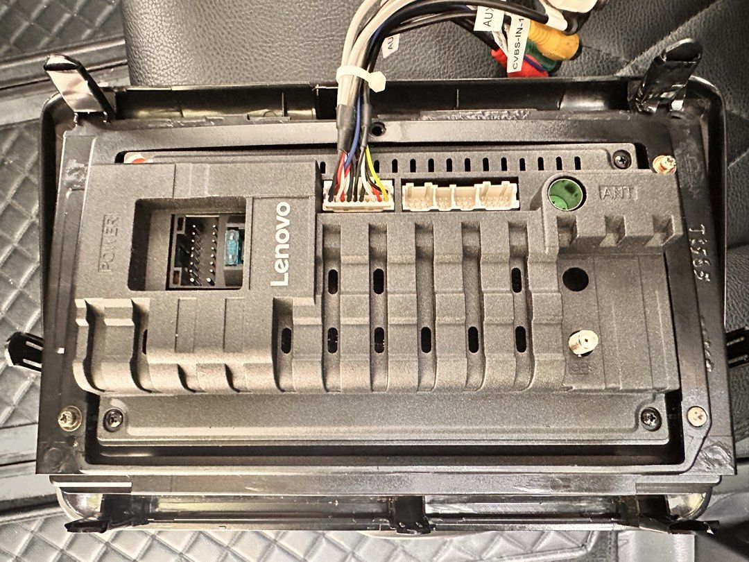 Noah拆下Lenovo 車機 （分類：電子配件）位於 Hong Kong。 由 amhk_ 提交（商品編號 1461143912，圖片 3）。簡介： Noah拆下Lenovo 車機，睇落幾新淨。有導航、音樂、藍牙電話同收音機功能。裝喺車度用，睇片聽歌都得。有齊線材，裝得返。有興趣就問下啦。。