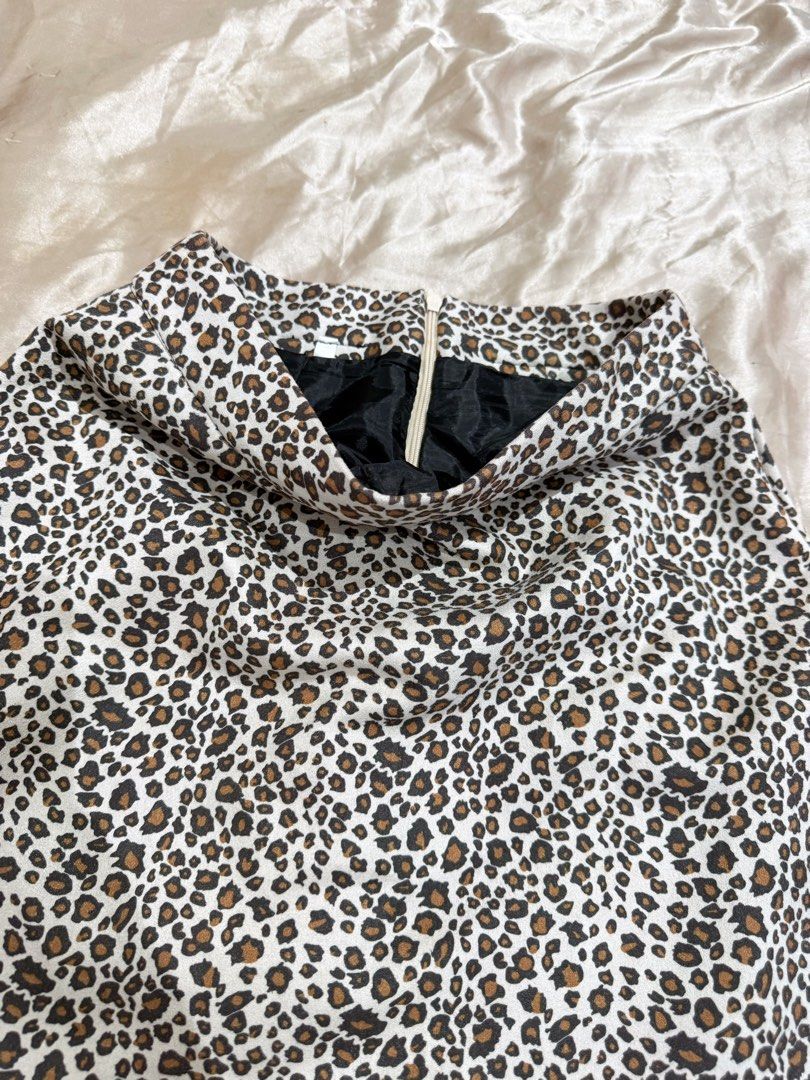 Leopard Print Skirt Size S (Category: Skirts) located in Manila. Submitted by strawberrymelo (Listing ID 1461269200, Image 2). Description: .
