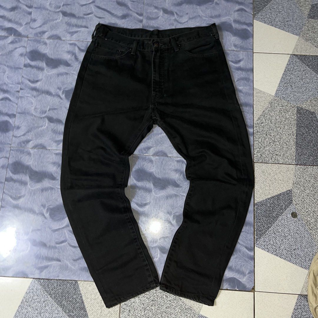 Levi’s 505 black tag (Category: Jeans) located in Quezon City. Submitted by thriftshop_treasure (Listing ID 1461243139, Image 3). Description: 34x39 Hem 7 Leg hole11.