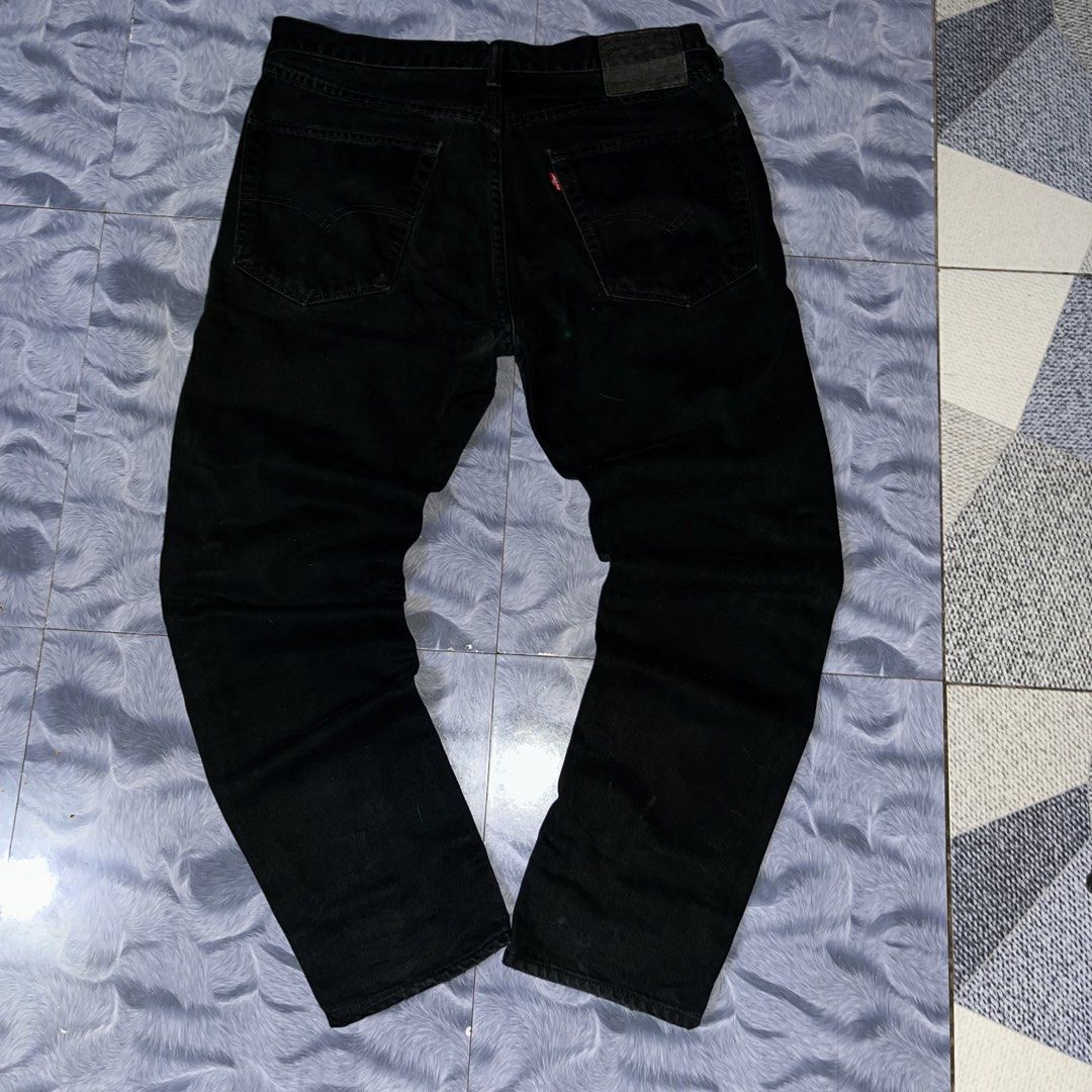 Levi’s 505 black tag (Category: Jeans) located in Quezon City. Submitted by thriftshop_treasure (Listing ID 1461243139, Image 2). Description: 34x39 Hem 7 Leg hole11.