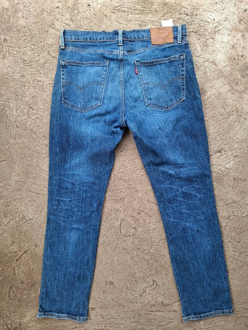 Levi's 511 Original Fit Jeans (Category: Jeans) located in Caloocan City. Submitted by bobmarlou1923 (Listing ID 1461132706, Image 2). Description: - Classic Levi's 501 jeans - Dark blue wash with thigh fading - Button fly closure - Standard five-pocket styling - Wardrobe staple - Perfect for casual wear - Durable denim.