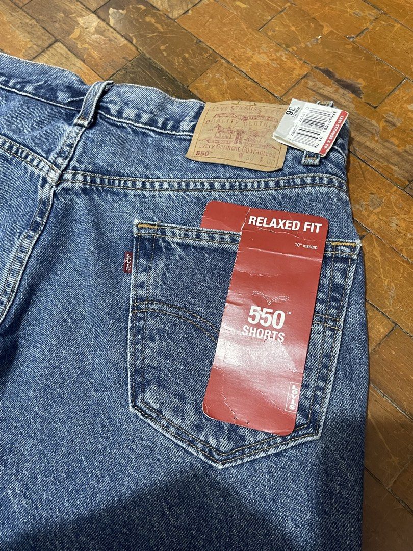 LEVI’S 550 SHORT RELAXED FIT (Category: Shorts) located in Pila. Submitted by forty10finds (Listing ID 1461285147, Image 3). Description: WAIST 34-36 LENGTH 22 HEM 11.