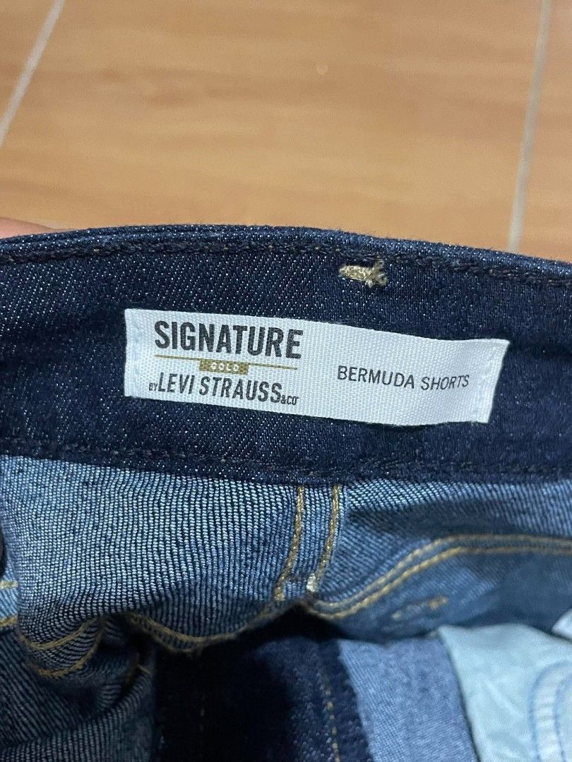 LEVI'S BERMUDA SHORTS SIZE 38 (Category: Shorts) located in Mabitac. Submitted by axelverador (Listing ID 1461269738, Image 2). Description: .