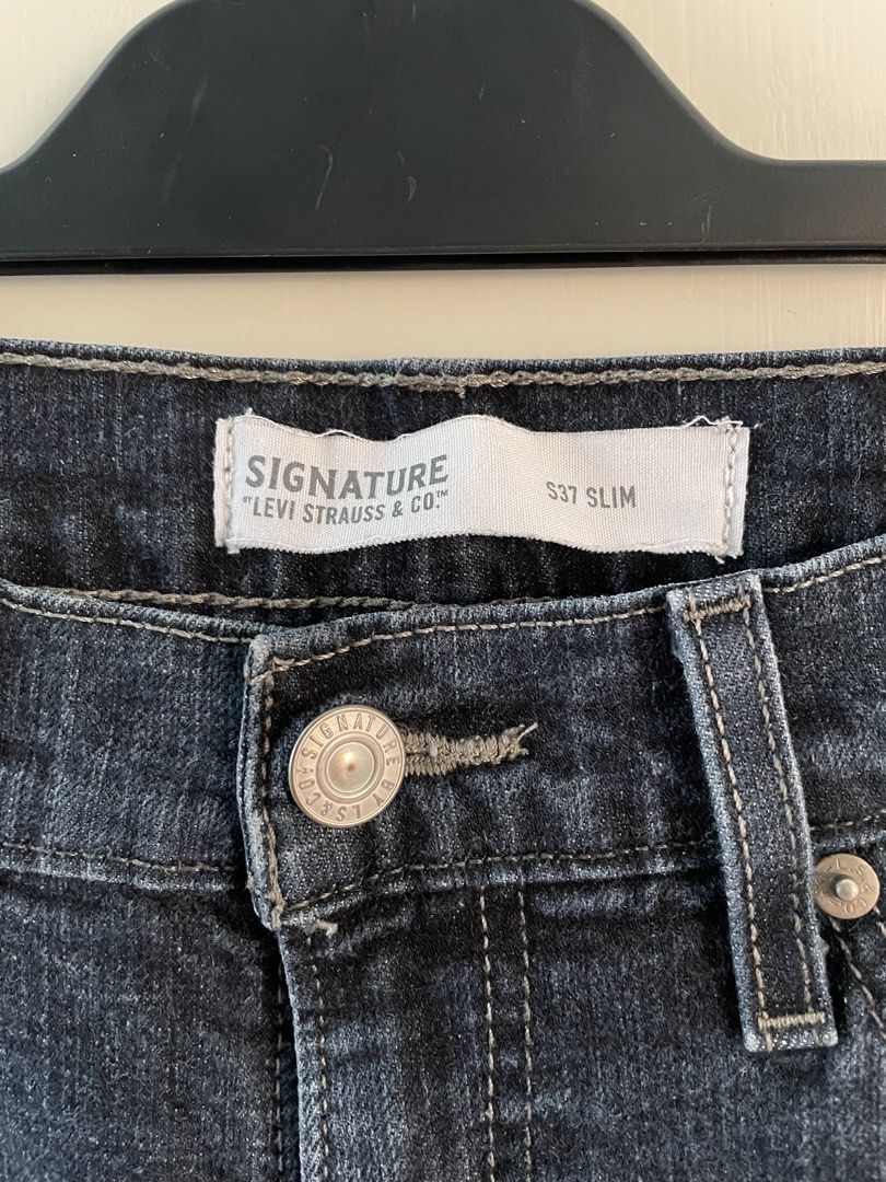 Levi's Jeans (Category: Jeans) located in Tagum. Submitted by declutterflyy (Listing ID 1461126025, Image 3). Description: .