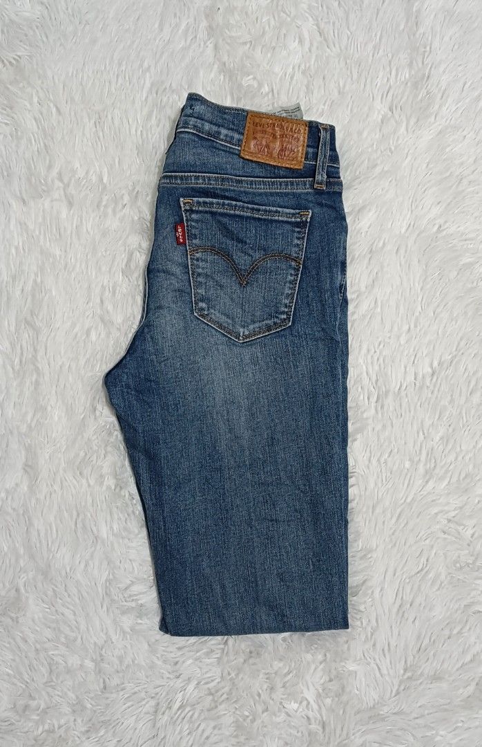 Levi's jeans (Category: Jeans) located in Ozamiz City. Submitted by lovethriftshop18 (Listing ID 1461253360, Image 1). Description: Size 27-28 length 37 stretchable no issue.