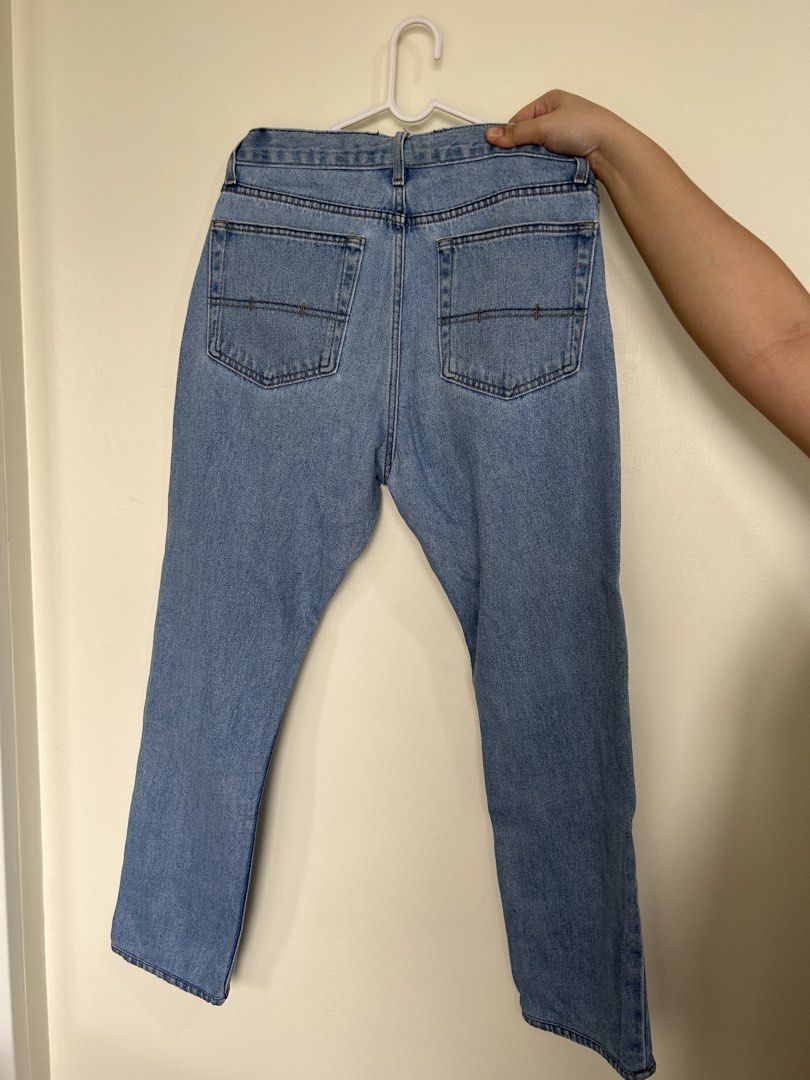 Light Wash Denim Jeans (Category: Jeans) located in Pasig City. Submitted by gcruzz (Listing ID 1461162899, Image 2). Description: - Classic light wash denim - Straight leg fit - Button and zip closure - Two back pockets - Ideal for everyday wear - Versatile and easy to style.