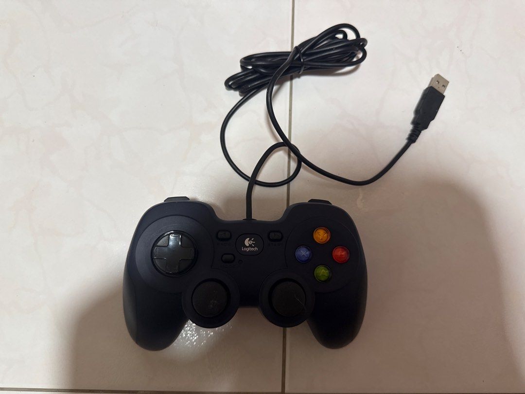 Logitech Game Controller (Category: Controllers) located in Singapore. Submitted by kakideals.sg (Listing ID 1461145866, Image 1). Description: .