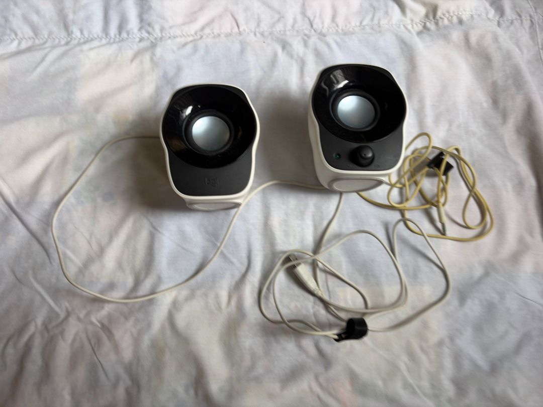 Logitech wired dual speaker 3.5mm jack (Category: Soundbars, Speakers & Amplifiers) located in Taytay. Submitted by ashleeri (Listing ID 1461145513, Image 1). Description: -logitech dual speaker wired -bought in 2022 for olc -works well, NO damages -3.5mm jack is slightly yellow -need to be in plugged in USB power to work -NO box included -has cable to connect both speakers -NO microphone, pure speaker -NOT bluetooth lowest price is already the p