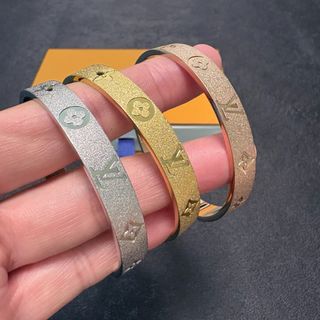 (Category: ) located in . Submitted by lunea.jewelry (Listing ID 1461238553, Image 1). Description: .