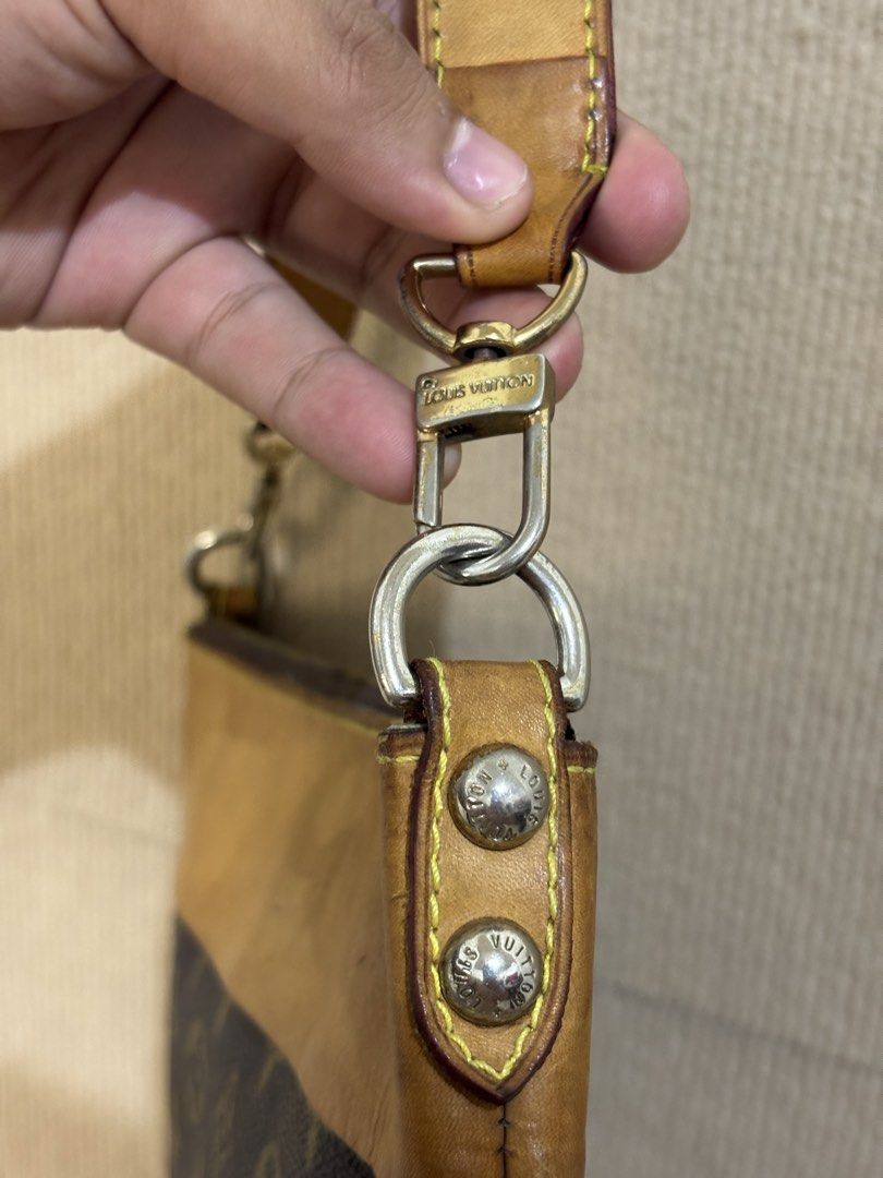 Louis Vuitton Tuileries Monogram Shoulder Bag (Category: Luxury Bags & Wallets) located in San Fernando. Submitted by jyyyshytt (Listing ID 1461223501, Image 3). Description: Excellent condition Rank A-B.